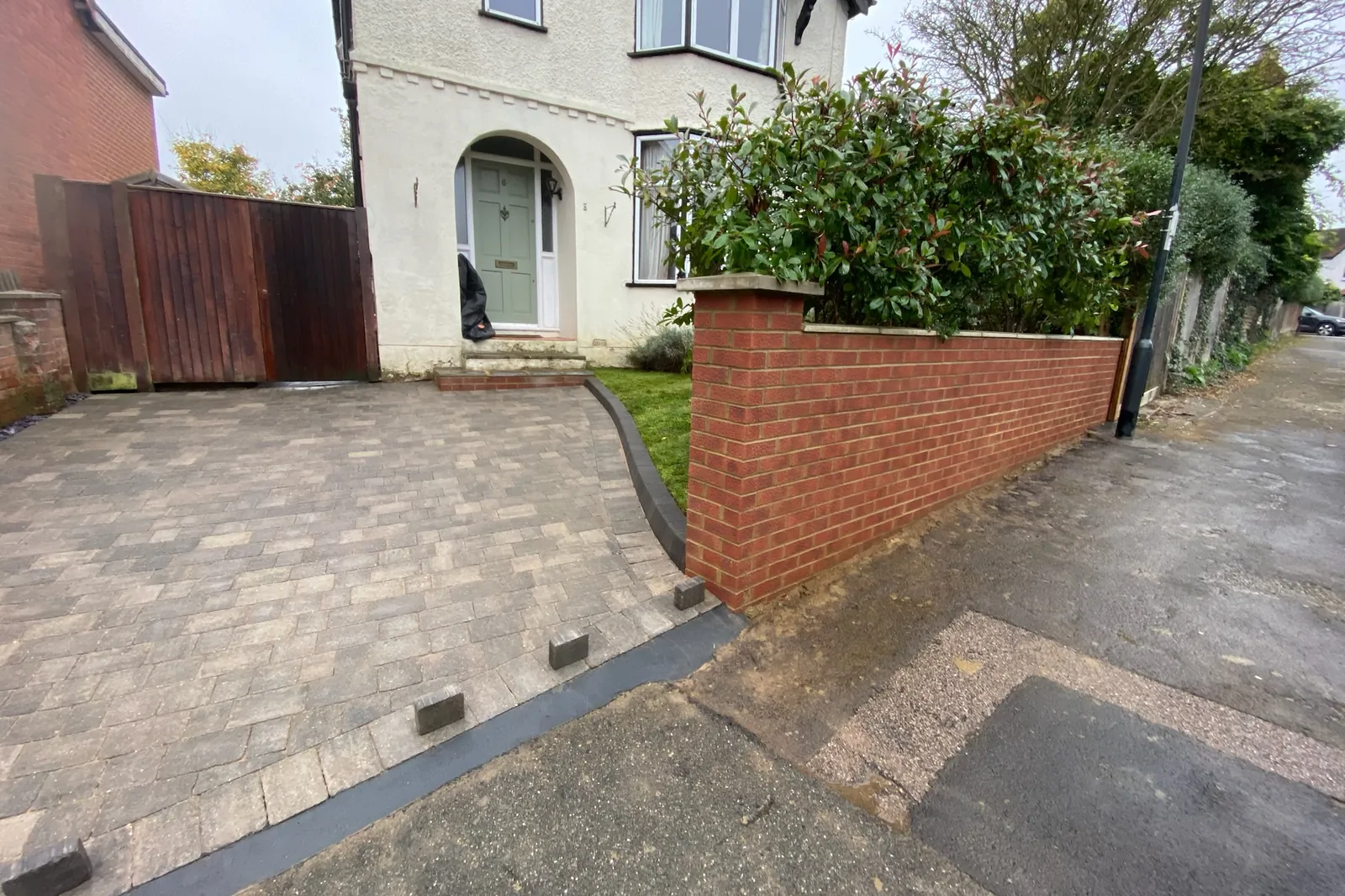 Block paving drive with new brick boundary walls and piers, Maidenhead, 2024